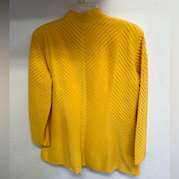 Jacket - Picture 3 of 3